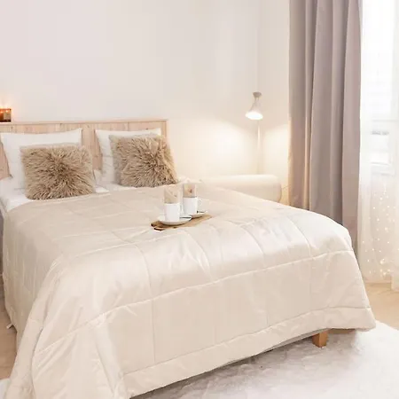 Aurora Studio, Center *