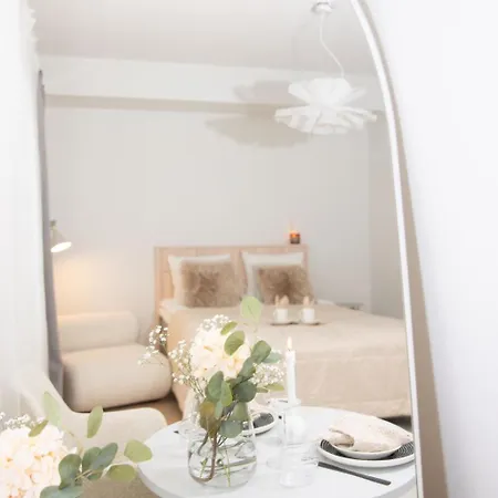 Aurora Studio, Center *