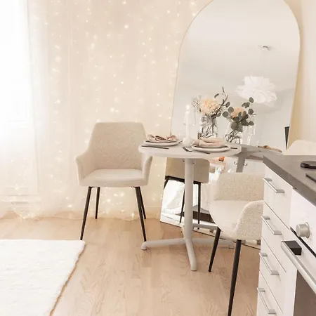 Aurora Studio, Center Апартаменты *