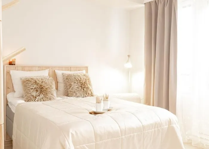 Aurora Studio, Center *